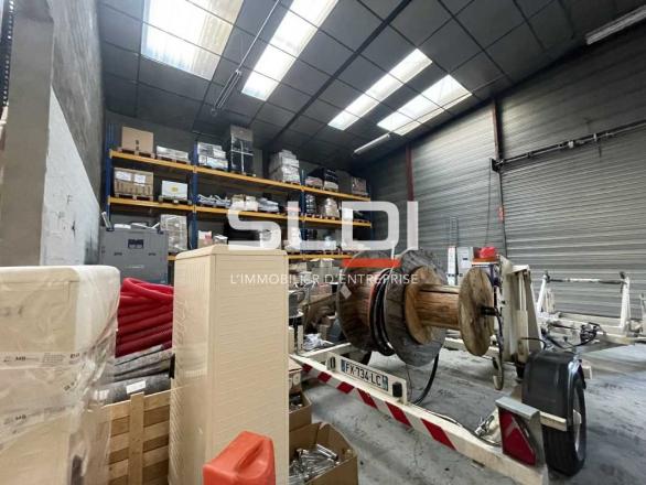 Activités A VENDRE OU A LOUER - CHASSIEU - 1 051 m²