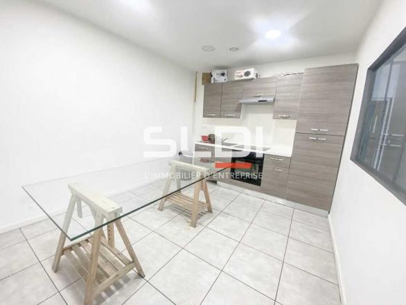 Activités A LOUER - DECINES CHARPIEU - 1 000 m²
