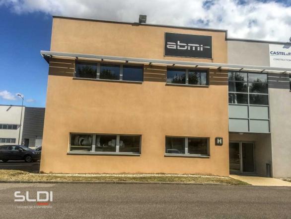 Bureaux A LOUER - SAINT PRIEST - 575 m²