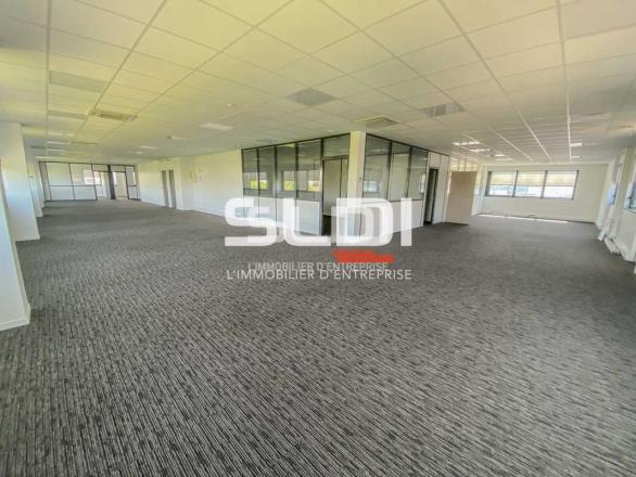 Bureaux A LOUER - MEYZIEU - 242 m²
