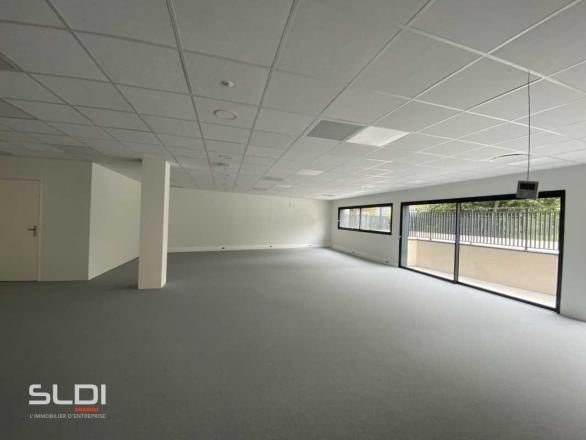 Bureaux A VENDRE - DARDILLY - 419 m²