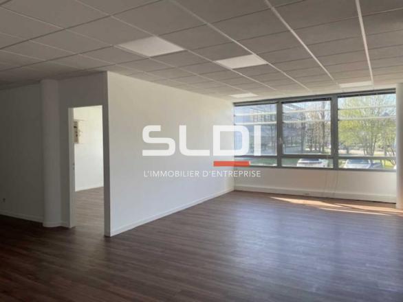 Bureaux A LOUER - SAINT PRIEST - 1 310 m²