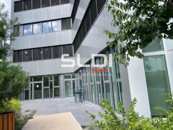 Bureaux A LOUER - VAULX EN VELIN - 913 m²