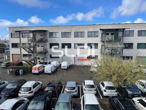 Bureaux A LOUER - VILLEURBANNE - 477 m²