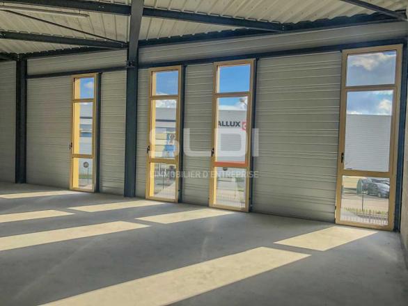 Activités A LOUER - SAINT BONNET DE MURE - 407 m²