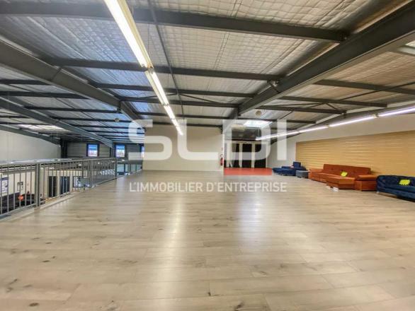 Activités A VENDRE OU A LOUER - VILLEFRANCHE SUR SAONE - 752 m²