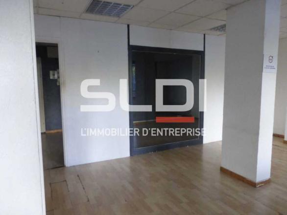 Commerces A LOUER - VILLEURBANNE - 130 m²