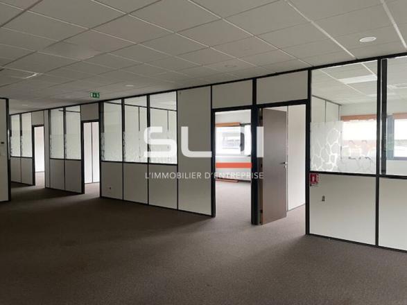 Bureaux A LOUER - SAINT PRIEST - 784 m²