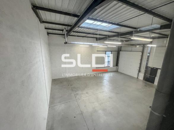 Activités A LOUER - RILLIEUX LA PAPE - 300 m²