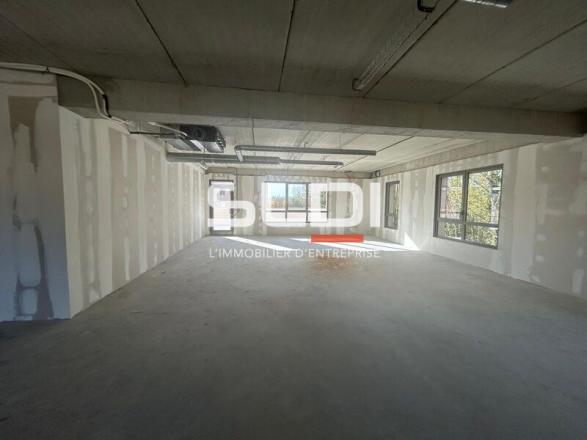 Bureaux A VENDRE - TREVOUX - 1 984 m²