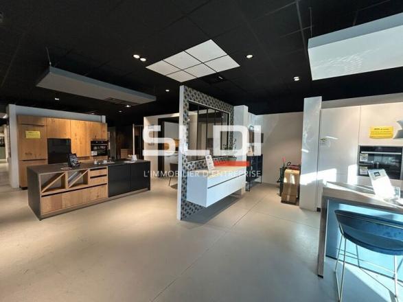 Commerces A LOUER - ANSE - 381 m²