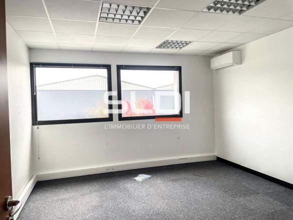 Bureaux A LOUER - RILLIEUX LA PAPE - 111 m²