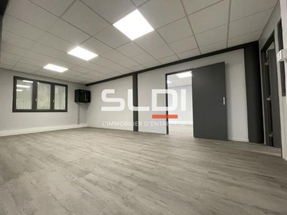 Bureaux A LOUER - SAINT SYMPHORIEN D'OZON - 151 m²