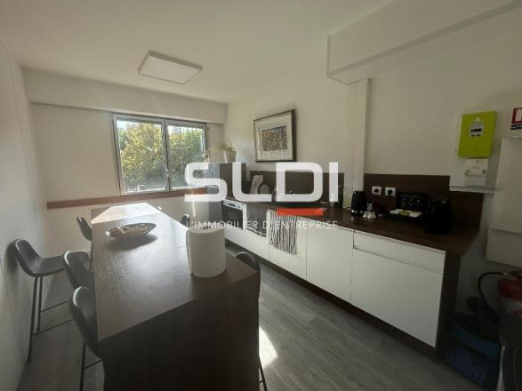 Bureaux A LOUER - ECULLY - 162 m²