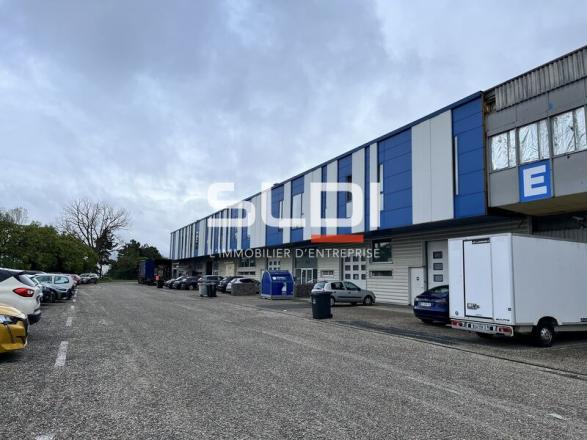 Activités A LOUER - CALUIRE ET CUIRE - 1 060 m²