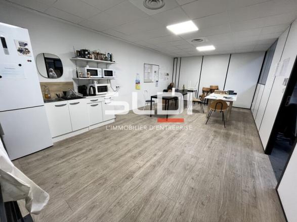 Activités A LOUER - CALUIRE ET CUIRE - 1 060 m²