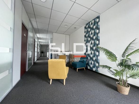 Bureaux A VENDRE - SAINT PRIEST - 212 m² Bureaux A VENDRE - SAINT PRIEST - 212 m²