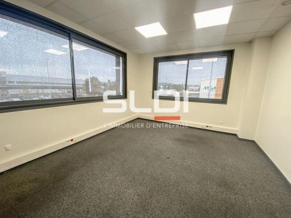 Activités A VENDRE OU A LOUER - SAINT QUENTIN FALLAVIER - 2 979 m²