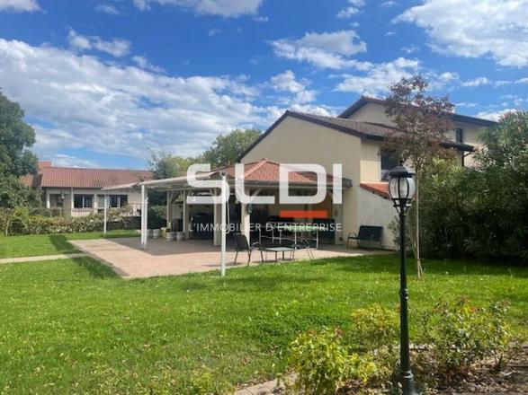 Bureaux A VENDRE - GENAS - 440 m²