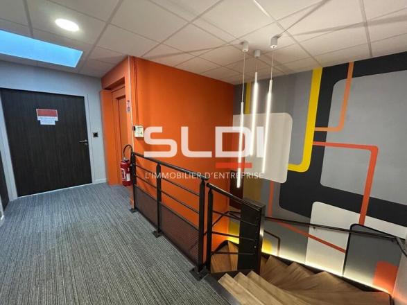 Bureaux A LOUER - DARDILLY - 343 m²
