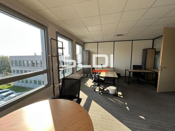 Bureaux A LOUER - DARDILLY - 343 m²