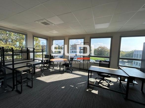 Bureaux A LOUER - DARDILLY - 343 m²