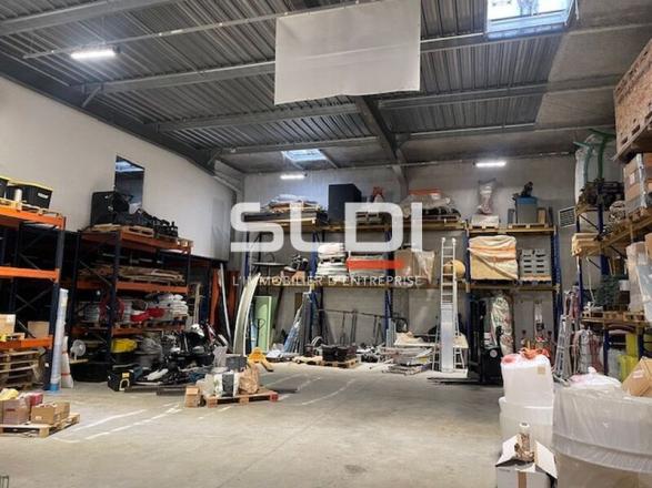 Activités A VENDRE - RILLIEUX LA PAPE - 850 m²