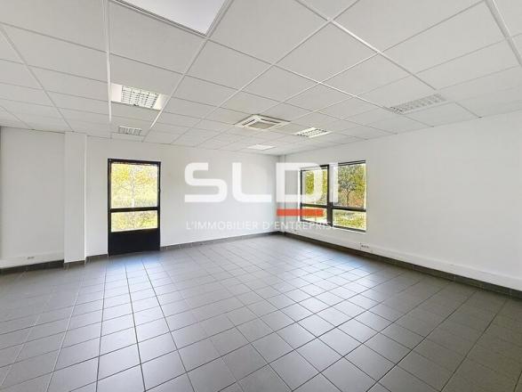 Bureaux A LOUER - SAINT PRIEST - 392 m²