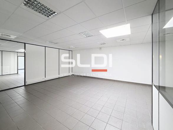 Bureaux A LOUER - SAINT PRIEST - 392 m² Bureaux A LOUER - SAINT PRIEST - 392 m²