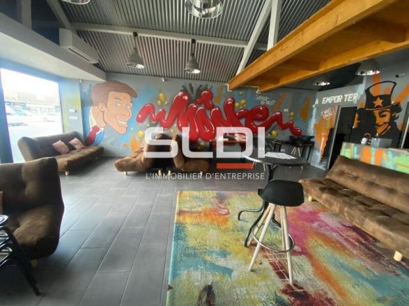 Commerces A LOUER - SAINT BONNET DE MURE - 443 m²