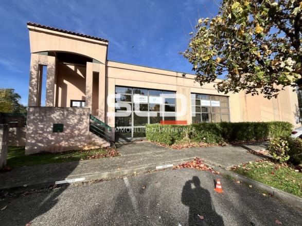 Bureaux A VENDRE OU A LOUER - BRON - 364 m²