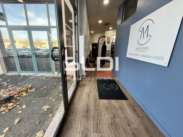 Bureaux A VENDRE OU A LOUER - BRON - 364 m²