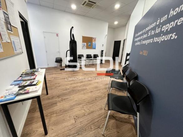 Bureaux A VENDRE OU A LOUER - BRON - 364 m²