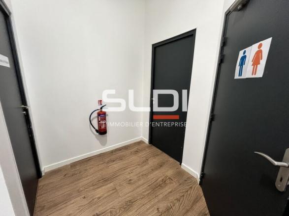 Bureaux A VENDRE OU A LOUER - BRON - 364 m²