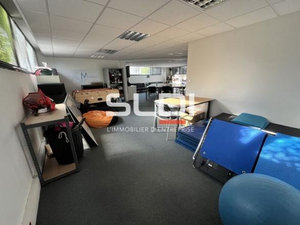 Bureaux A VENDRE OU A LOUER - BRON - 364 m²