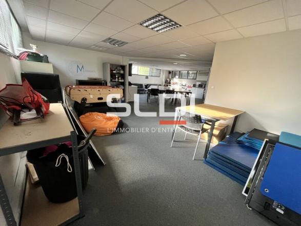 Bureaux A VENDRE OU A LOUER - BRON - 364 m²