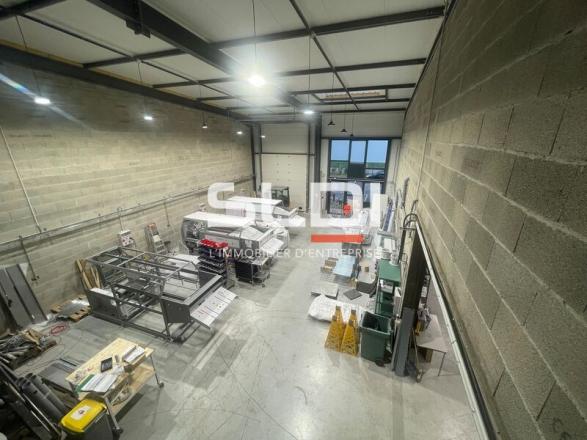 Activités A VENDRE - TREVOUX - 700 m²