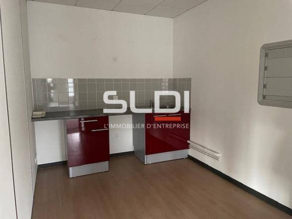 Bureaux A LOUER - SAINT PRIEST - 1 216 m² Bureaux A LOUER - SAINT PRIEST - 1 216 m²