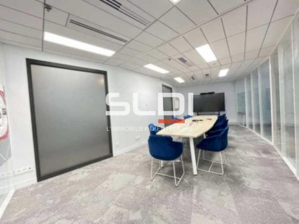 Activités A LOUER - VILLEFONTAINE - 3 000 m²