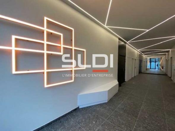 Bureaux A VENDRE OU A LOUER - LIMONEST - 1 837 m²