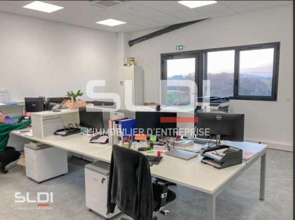 Bureaux A LOUER - DOMMARTIN - 200 m²