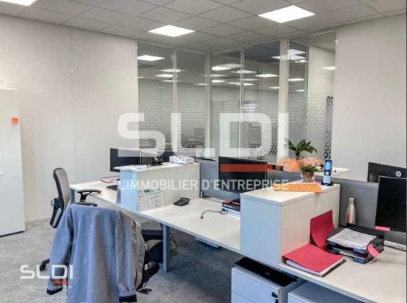 Bureaux A LOUER - DOMMARTIN - 200 m²