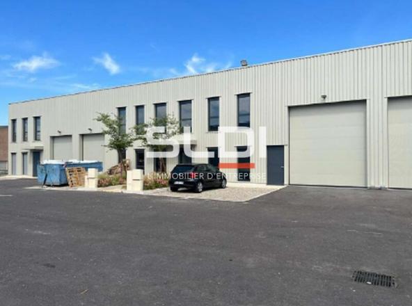 Activités A LOUER - DECINES CHARPIEU - 319 m² Activités A LOUER - DECINES CHARPIEU - 319 m²