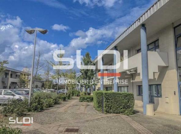 Bureaux A LOUER - BRON - 214 m²