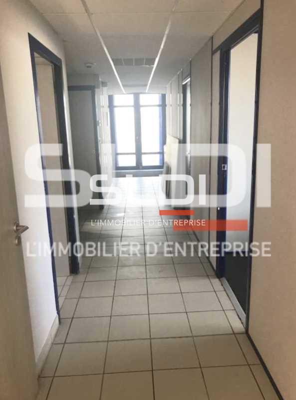 Bureaux A LOUER - SAINT FONS - 133 m²