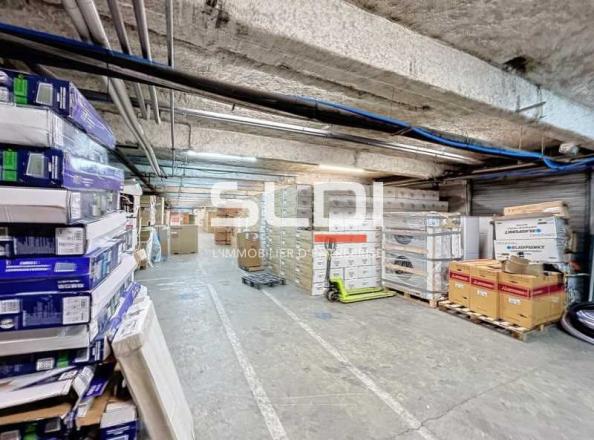 Activités A VENDRE - VAULX EN VELIN - 1 800 m²