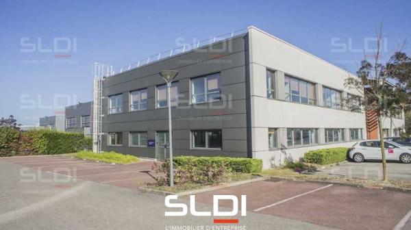 Bureaux A LOUER - SAINT PRIEST - 1 216 m²