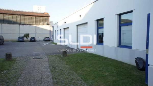 Bureaux A LOUER - VILLEURBANNE - 1 385 m² Bureaux A LOUER - VILLEURBANNE - 1 385 m²