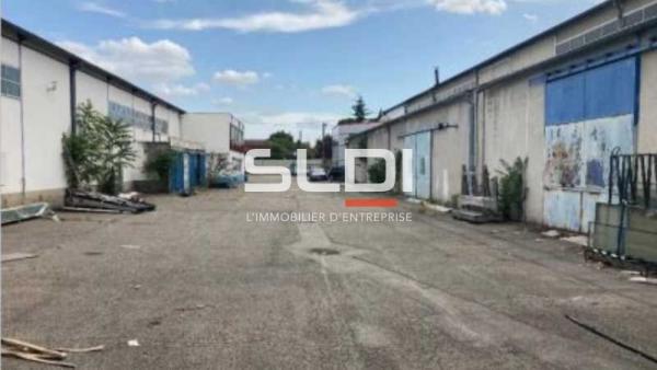 Activités A VENDRE OU A LOUER - RILLIEUX LA PAPE - 405 m²