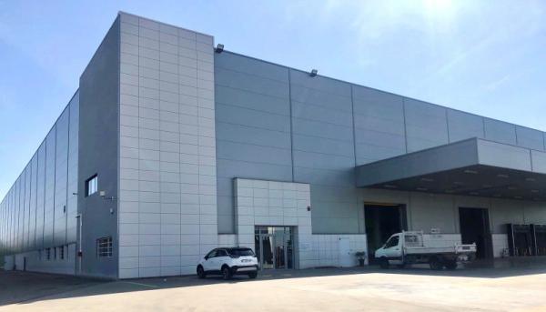 Local d'activité de 7500 m2 loué à Champagne-au-Mont-d'Or par Saniteo !